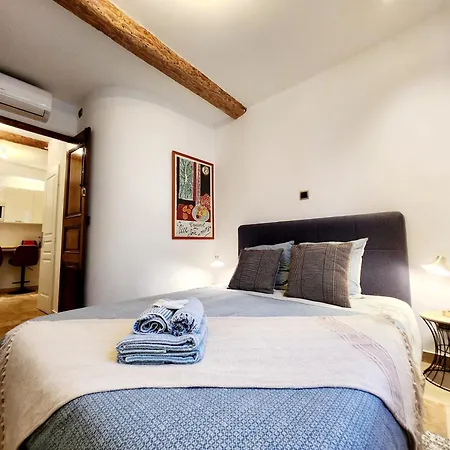 Appartement Le Massena - Dans Le Vieil *