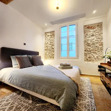 Le Massena - Dans Le Vieil Appartement
